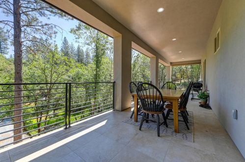 559 Greenwood Dr, Meadow Vista CA  95722-9708 exterior