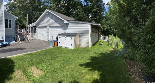 9 Hawthorne Ave, Babylon, NY 11704-7305