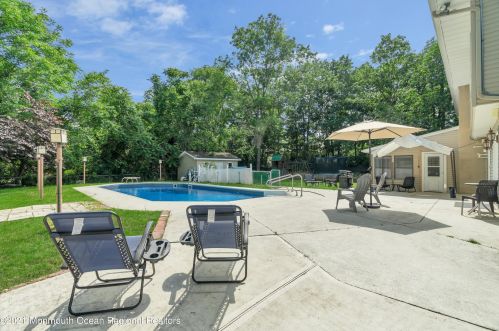 23 Yorkshire Dr, Jackson Twp NJ  08527-2626 exterior