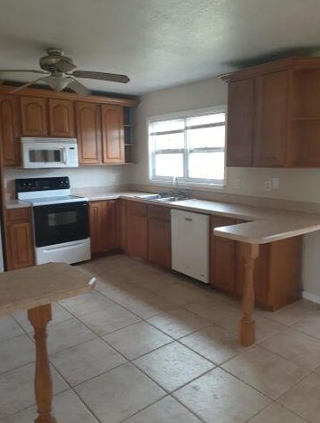 362 Kentwood Rd, Fort Pierce FL  34953-6213 exterior