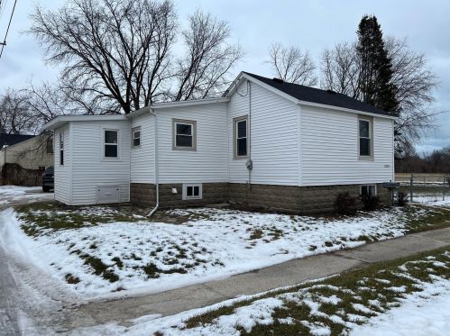 2804 43rd St, Kenosha, WI 53140-2623