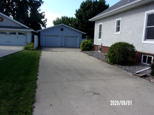 102 1st Ave, Fairfax, MN 55332-3105