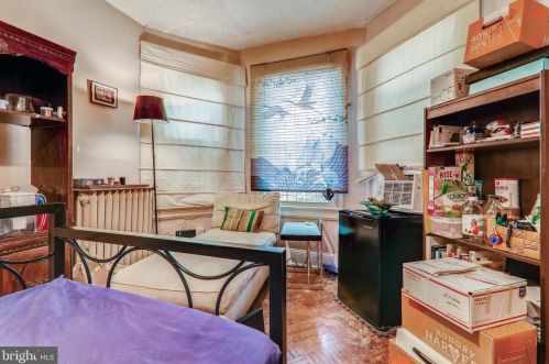 914 Independence Ave, Washington DC 20003-3918 exterior