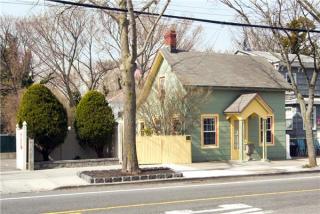 369 City Island Ave, Bronx, NY 10464-1322