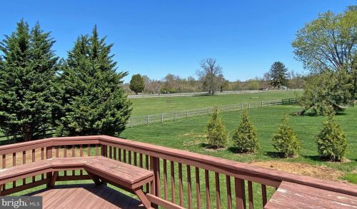 10624 Cavalcade St, Great Falls VA  22066-2427 exterior