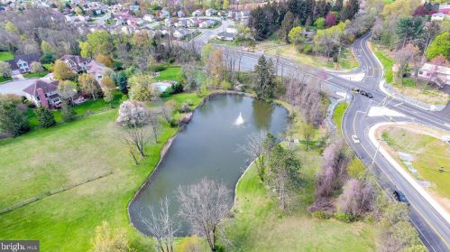 6411 Devonshire Hts Rd, Harrisburg PA 17111-4818 exterior