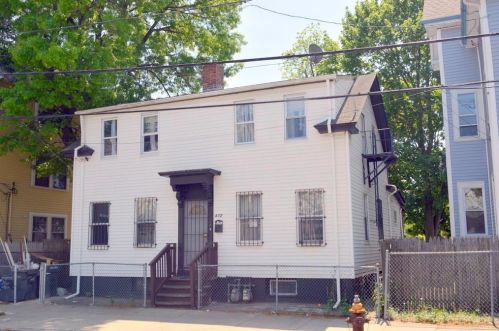 472 Public St, Providence, RI 02907-1224