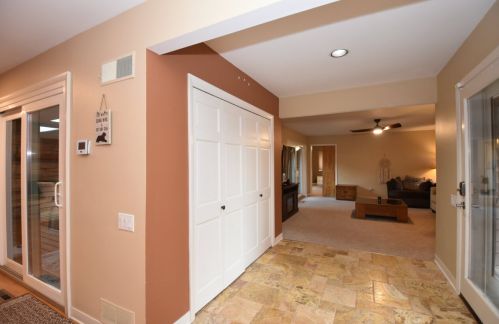 8801 Hart Dr, Waterford WI  53185-1364 exterior