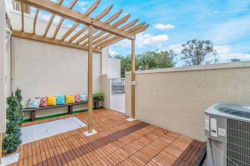 398 25th Ave, Boynton Beach FL  33426-8790 exterior