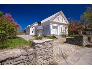 275 Maple St, Stowe VT  05672-4399 exterior