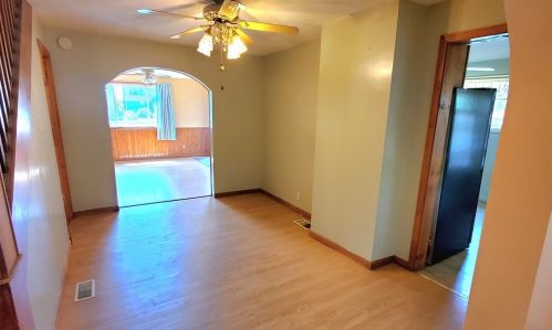 907 Vermont Ave, Glassport, PA 15045-1734