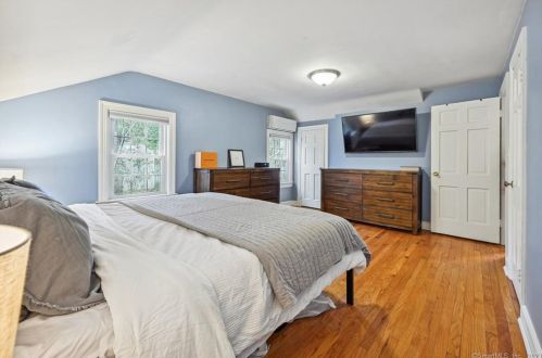 141 Cedarhurst Ln, Milford CT  06461-2721 exterior