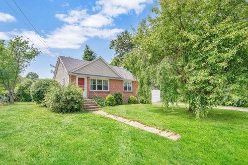 5 Clough St, Springfield, MA 01118-2213