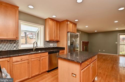 6153 Roxbury Ave, Springfield VA  22152-1625 exterior