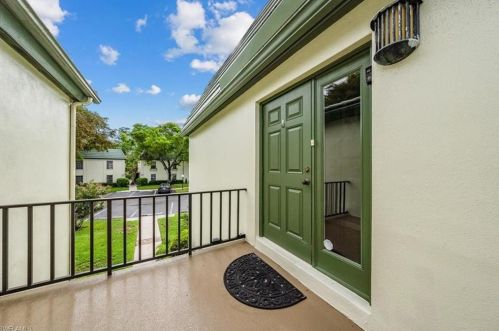 121 Bobolink Way, Naples, FL 34105-2576