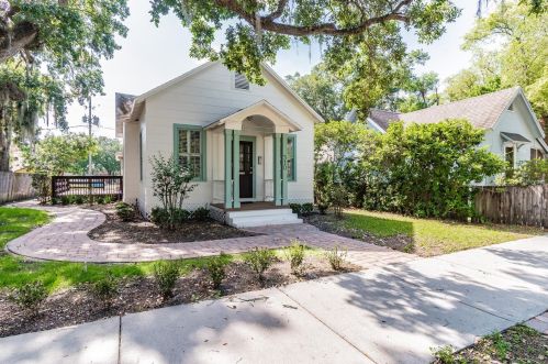 310 Elm Ave, Sanford, FL 32771-1854