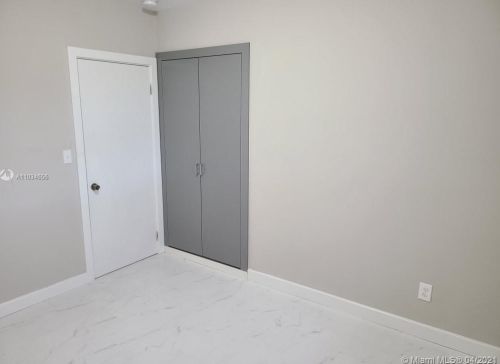 850 50th Pl, Hialeah FL  33012-3420 exterior