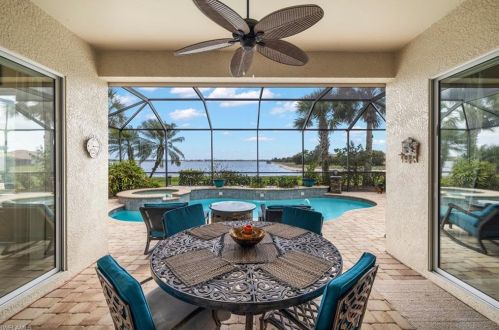 9407 Quarry Dr, Naples FL  34120-5223 exterior