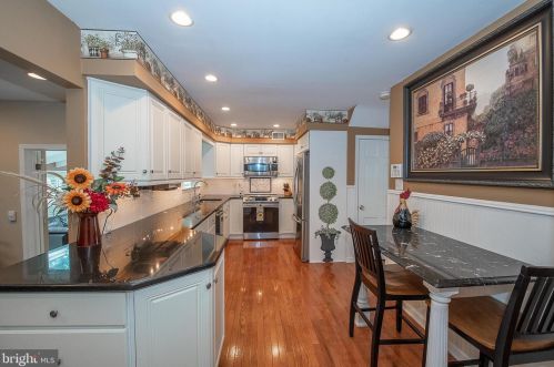 614 Westwind Dr, Berwyn PA  19312-1144 exterior
