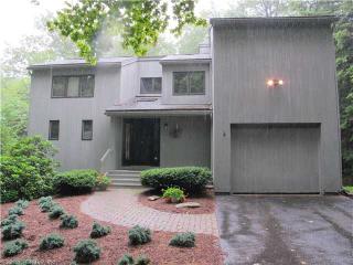 21 Dresden Cir, Goshen, CT 06756-2132