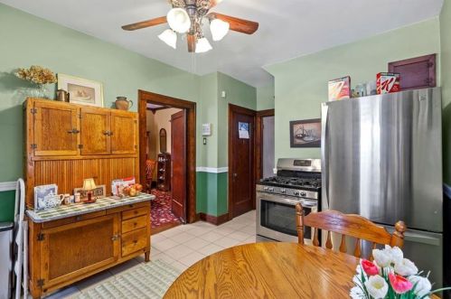 629 Maplewood Ave, Ambridge PA 15003-2415 exterior