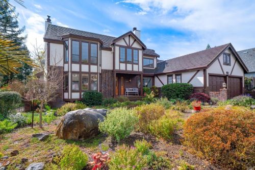3229 Cobblestone Dr, Santa Rosa, CA 95404-1744