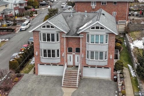 335 Brinkerhoff Ave, Palisades Park, NJ 07650-2009