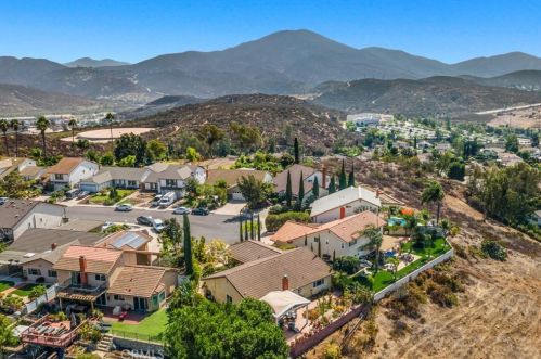 3806 Via Escuda, La Mesa CA 91941-7315 exterior