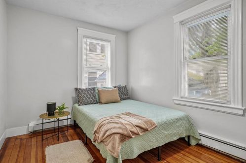 181 Mount Pleasant Ave, Providence RI  02908-3917 exterior