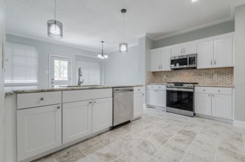 1732 Prescott Dr, Lewisville TX  75028-2078 exterior