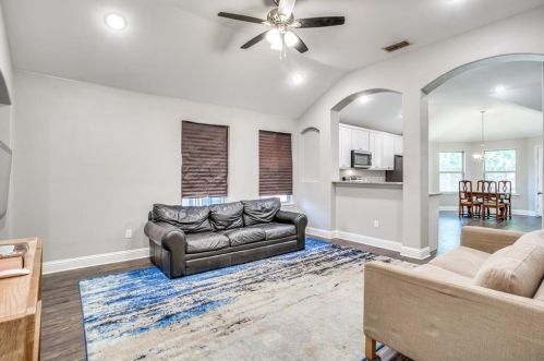 2615 Custer Dr, Dallas TX  75216-6553 exterior