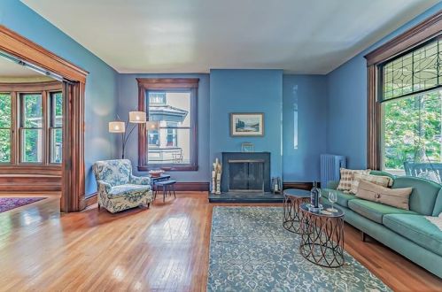 223 Dalzell Ave, Pittsburgh PA 15202-1856 exterior