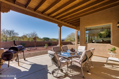 976 Josephine Saddle Pl, Green Valley AZ 85614-6302 exterior