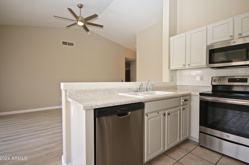 1717 Lindrick Dr, Chandler AZ 85249-5033 exterior