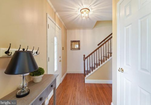 132 Eaton Dr, Wayne, PA 19087-3853