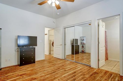 361 Majestic Dr, Hollister CA  95023-7032 exterior