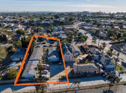 3822 Beta St, San Diego, CA 92113-3913