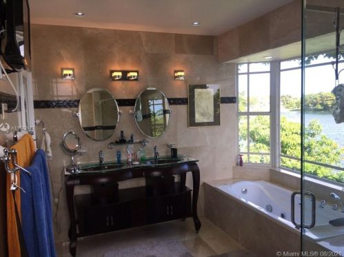 760 80th St, Hialeah FL  33014-4132 exterior