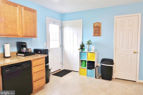 209 Kadies Ln, Edinburg VA  22824-9608 exterior