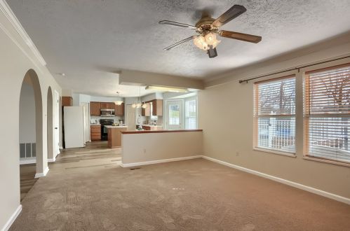 423 Kingsbrook Dr, Mc Donald PA  15057-2667 exterior