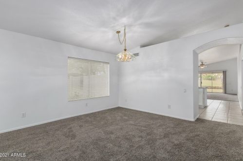 6258 Blackhawk Dr, Glendale AZ 85308-6671 exterior