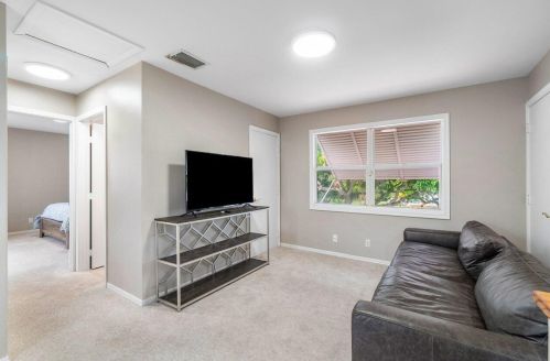 6260 Ocean Blvd, Boynton Beach FL  33435-5212 exterior