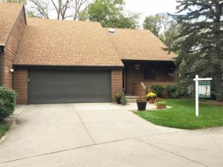 303 Westbrook Ln, Ames, IA 50014-3451