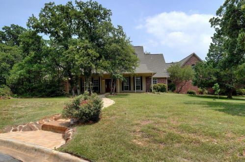 420 Surrey Ln, Argyle, TX 76226-1720