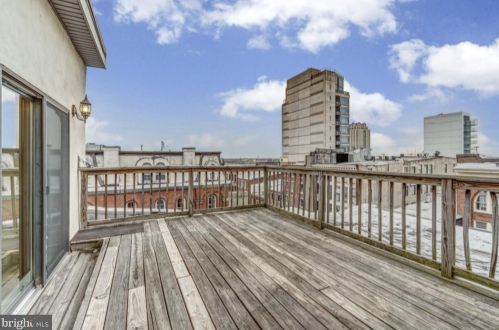 117 Chestnut St, Philadelphia PA  19106-4700 exterior