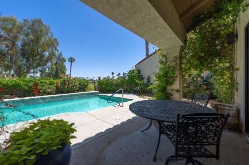 10111 Lakeview Dr, Rancho Mirage CA  92270-1474 exterior