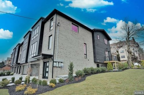 410 Hillside Ave, Palisades Park NJ  07650-1314 exterior