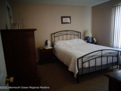 190 Mantoloking Rd, Bricktown, NJ 08723-5814