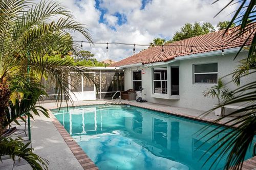 4836 Lee Rd, Delray Beach FL  33445-3287 exterior