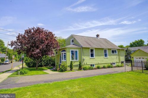 128 Warren St, Willow Grove, PA 19090-2118